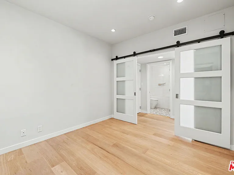1021 Westmount Dr #102 — Photo 23