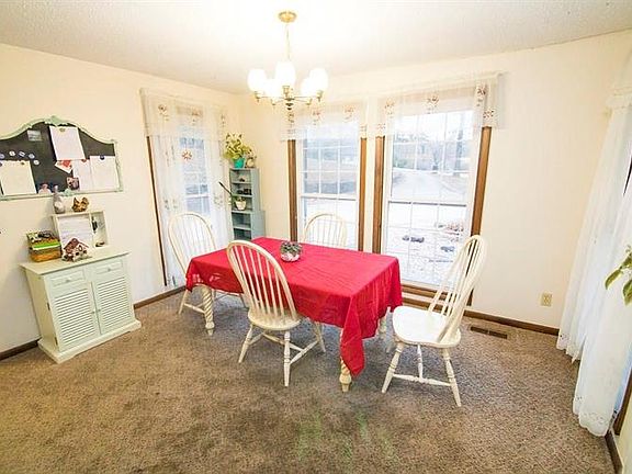 5th image of 873 W Wilson St