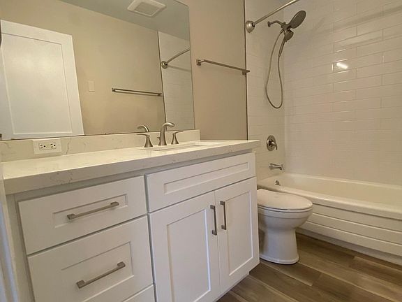 3rd image of 319 101st Ave SE #206