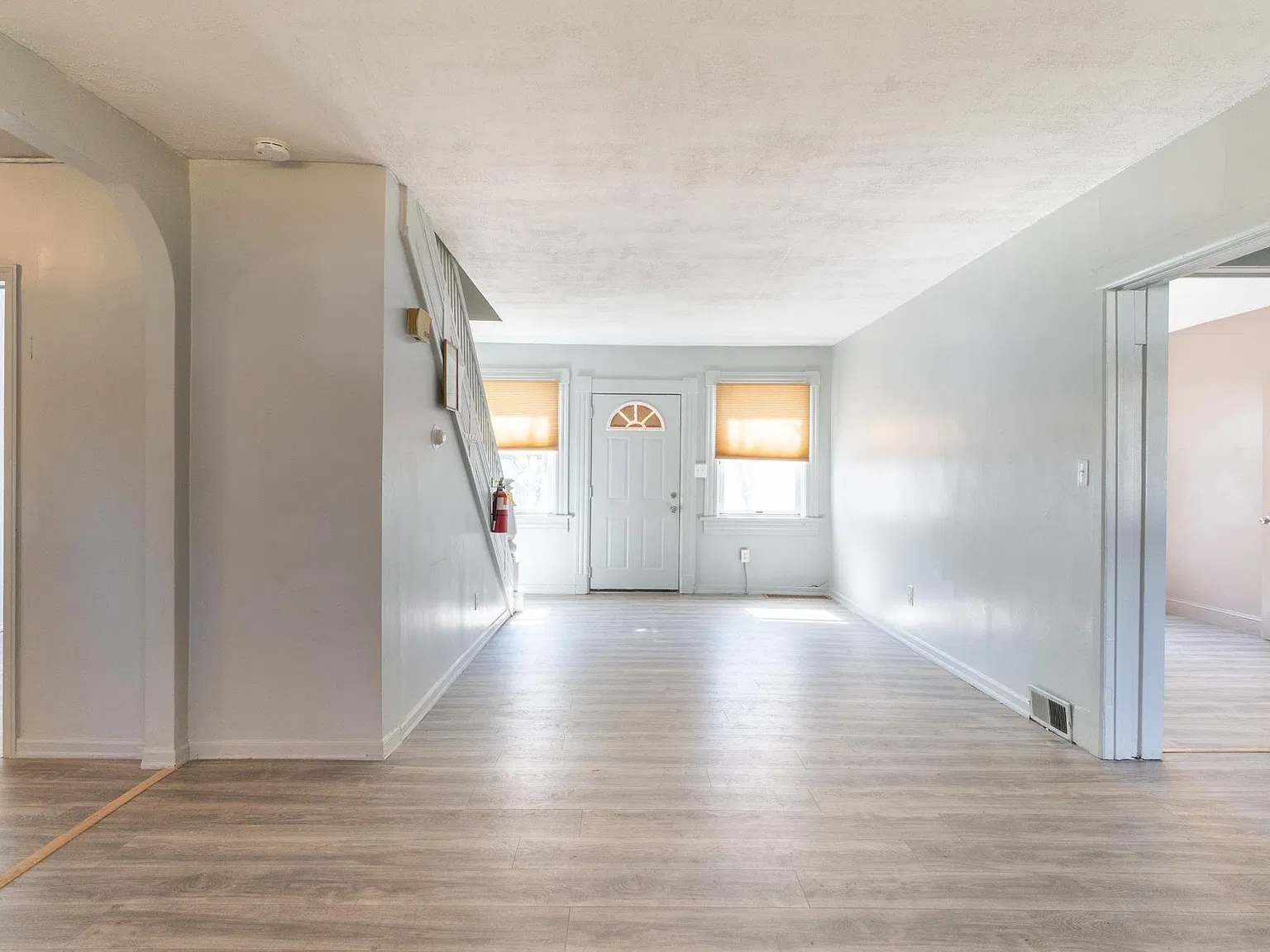 5 bed, 2000 sqft, $3,200 — Photo 4