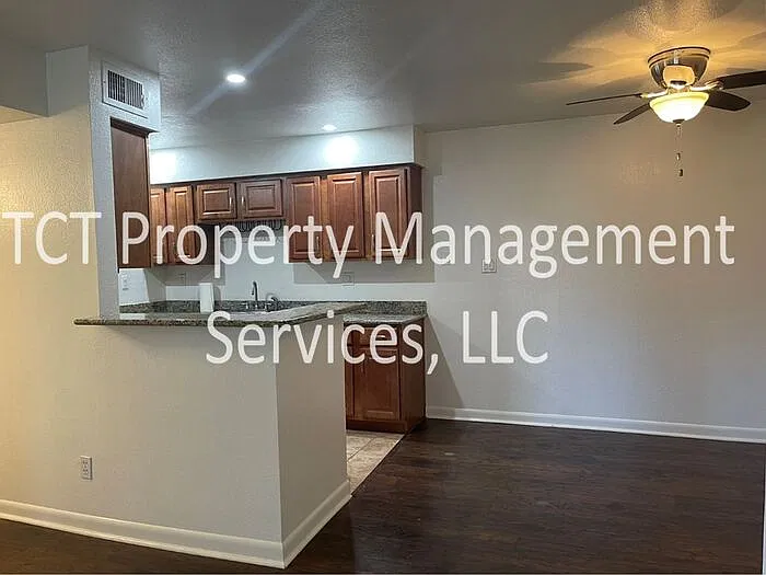 2 bed, 2.0 bath, 919 sqft, $1,600 — Photo 4
