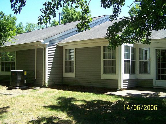 3rd image of 1202A Thornbury Ln