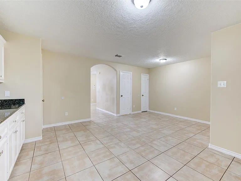 605 Center St #B — Photo 14
