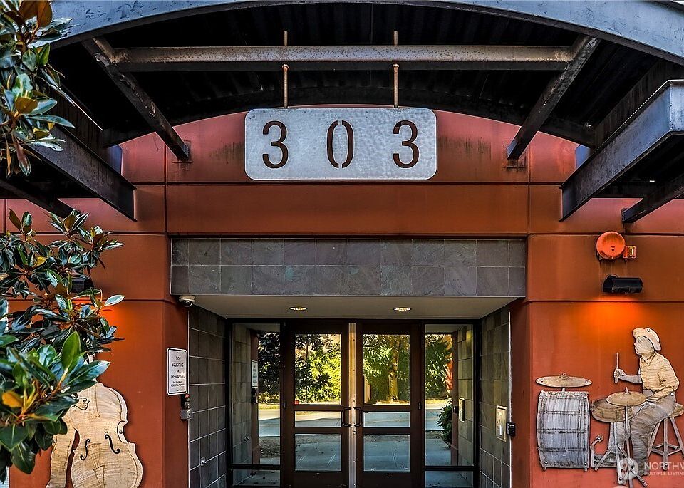 1st image of 303 23rd Avenue S #304