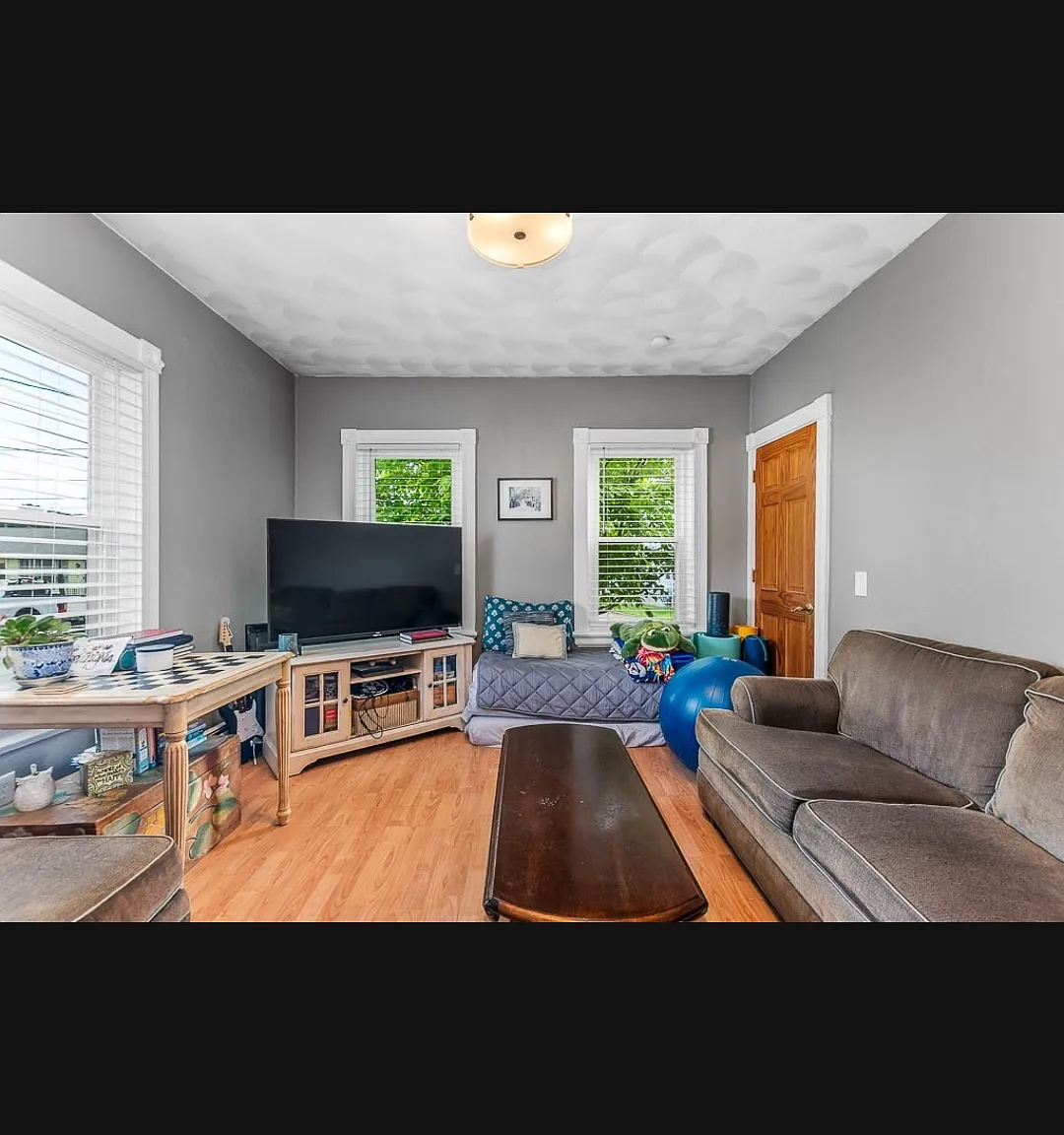 2 bed, 1000 sqft, $2,000 — Photo 4