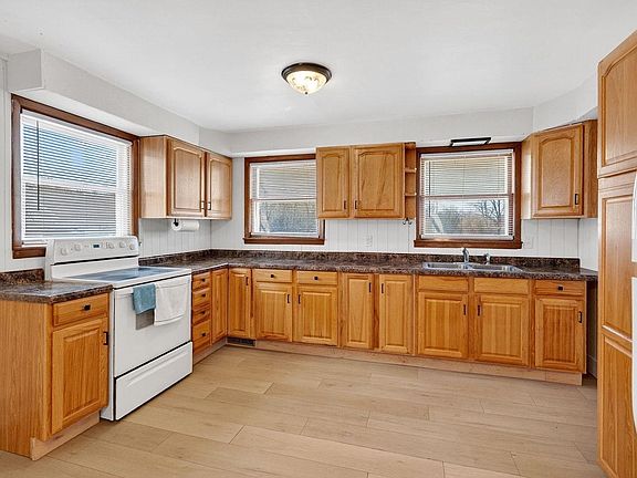 3rd image of 533 Scott Street