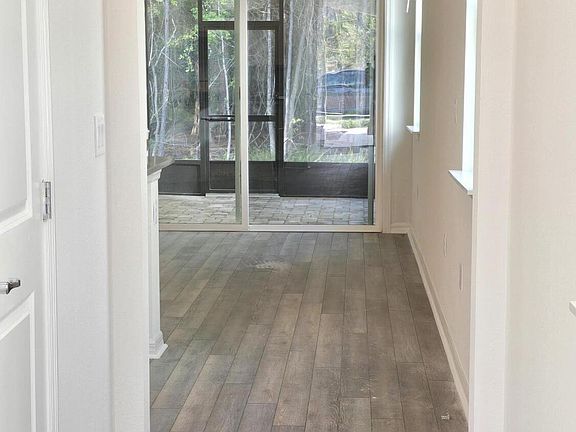 4th image of 757 Blind Oak Cir