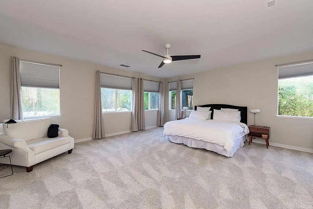 4 bed, 4.5 bath, 4226 sqft, $9,995 — Photo 4