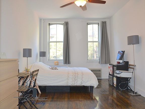 4th image of 92 Horatio St #B2