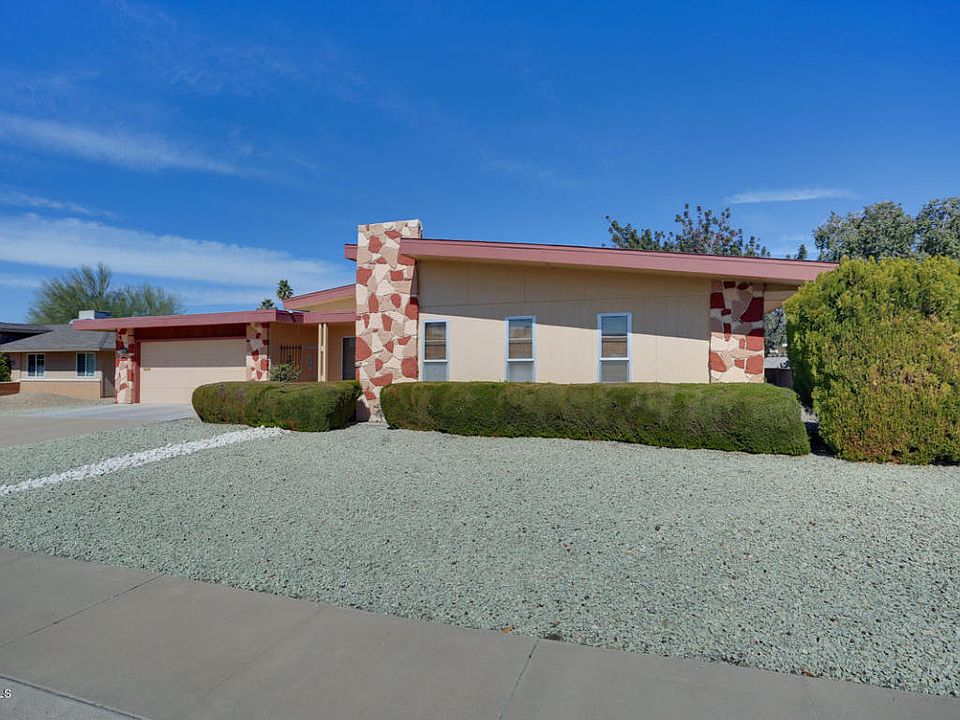 1st image of 10842 W Acacia Dr