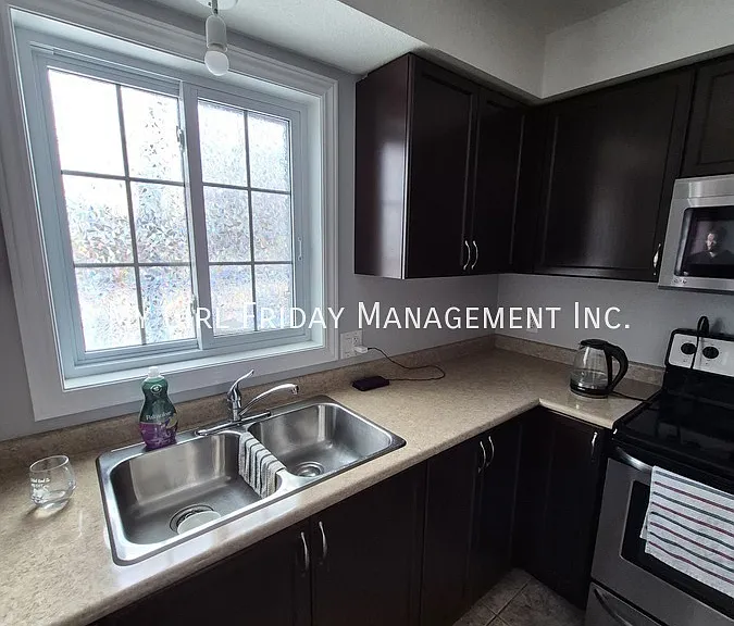 55 Mooregate Cres #7 — Photo 1