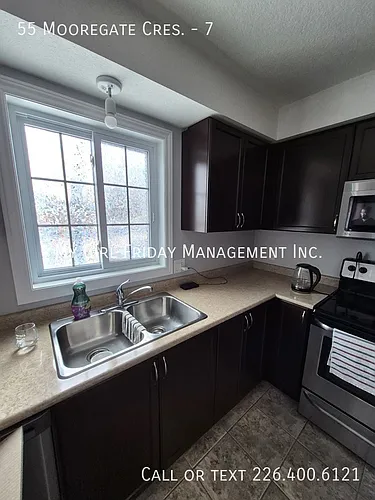55 Mooregate Cres #7 Photo 1