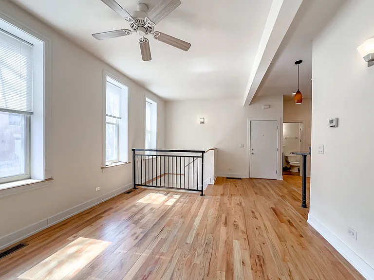 2835 N Damen Ave #R2 — Photo 9