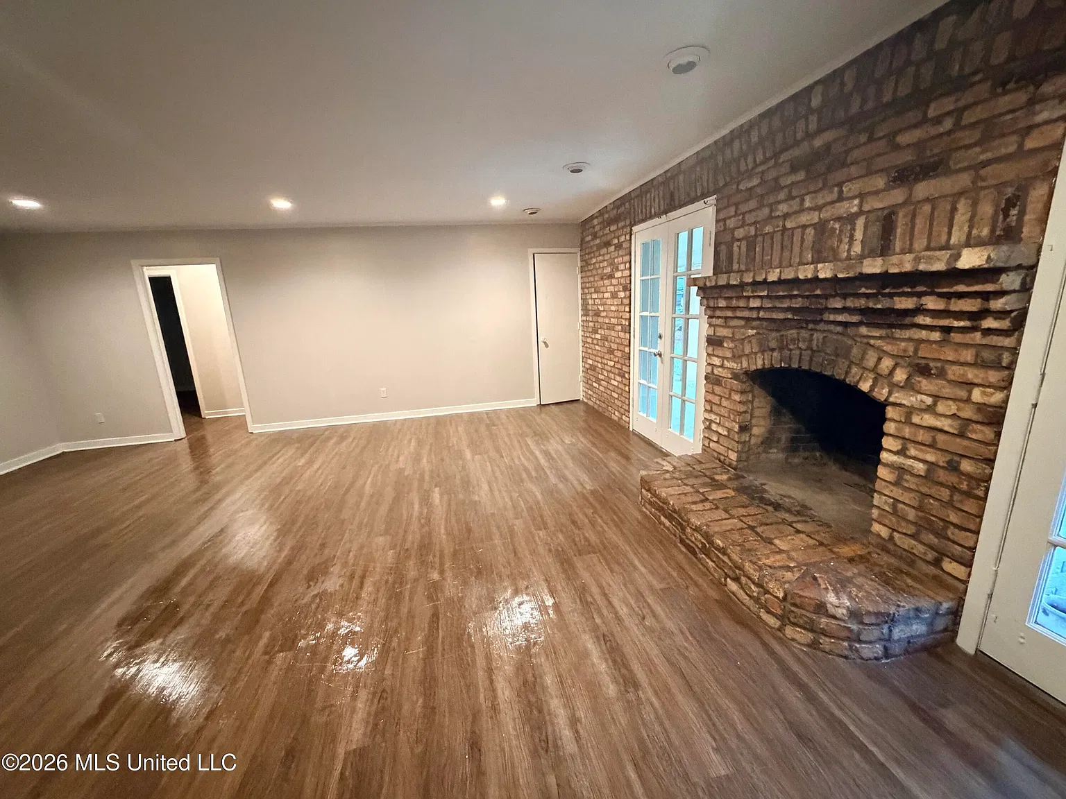 3 bed, 2.0 bath, 1579 sqft, $2,500 — Photo 3