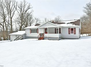 2572 S Hubbard Rd, Lowellville, OH 44436