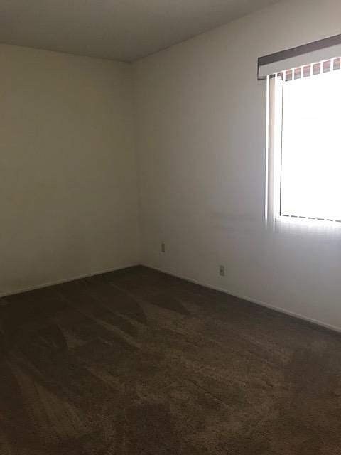 1st image of 3364 E Blacklidge Dr