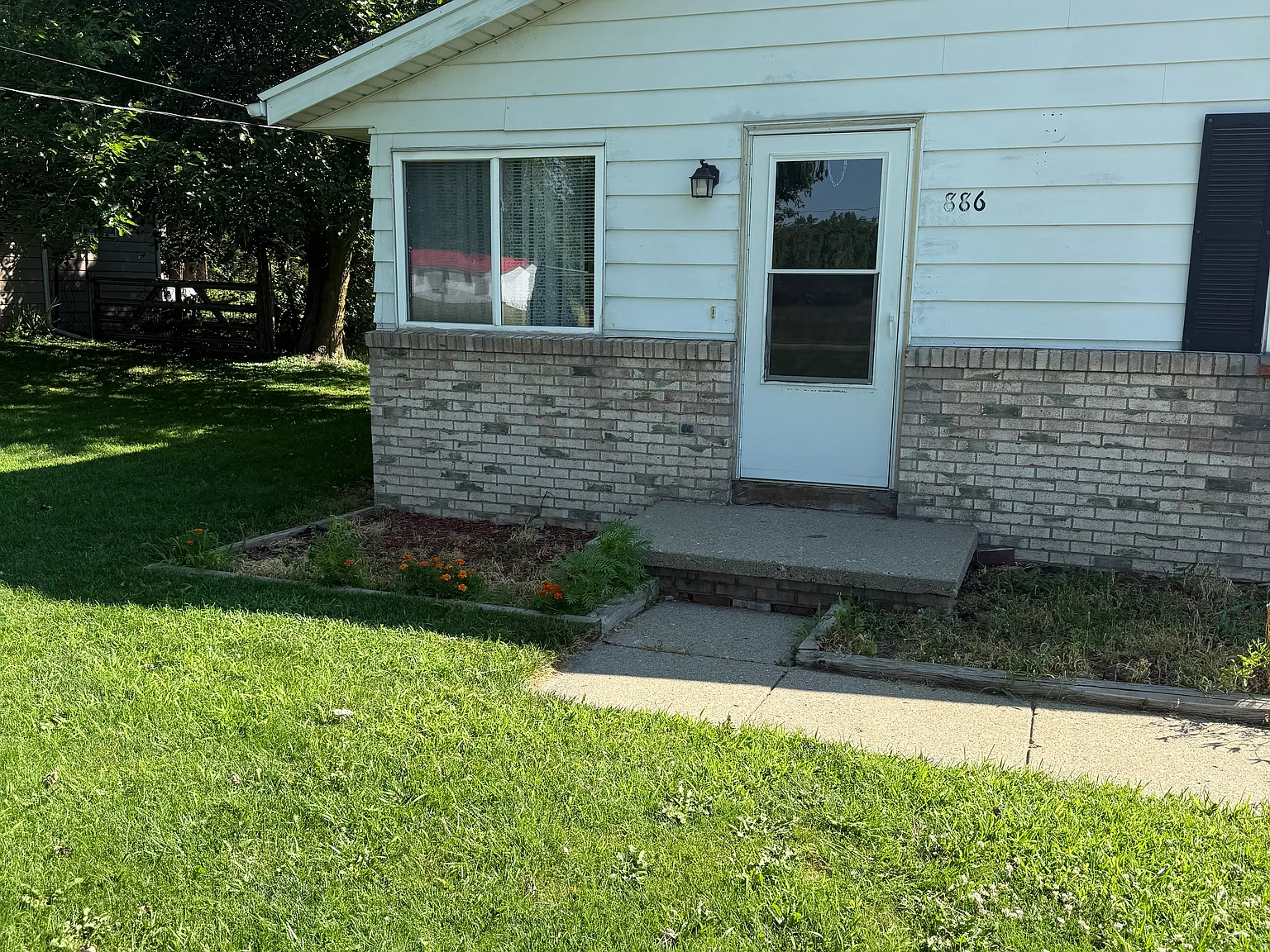 2 bed, 1600 sqft, $1,500 — Photo 1