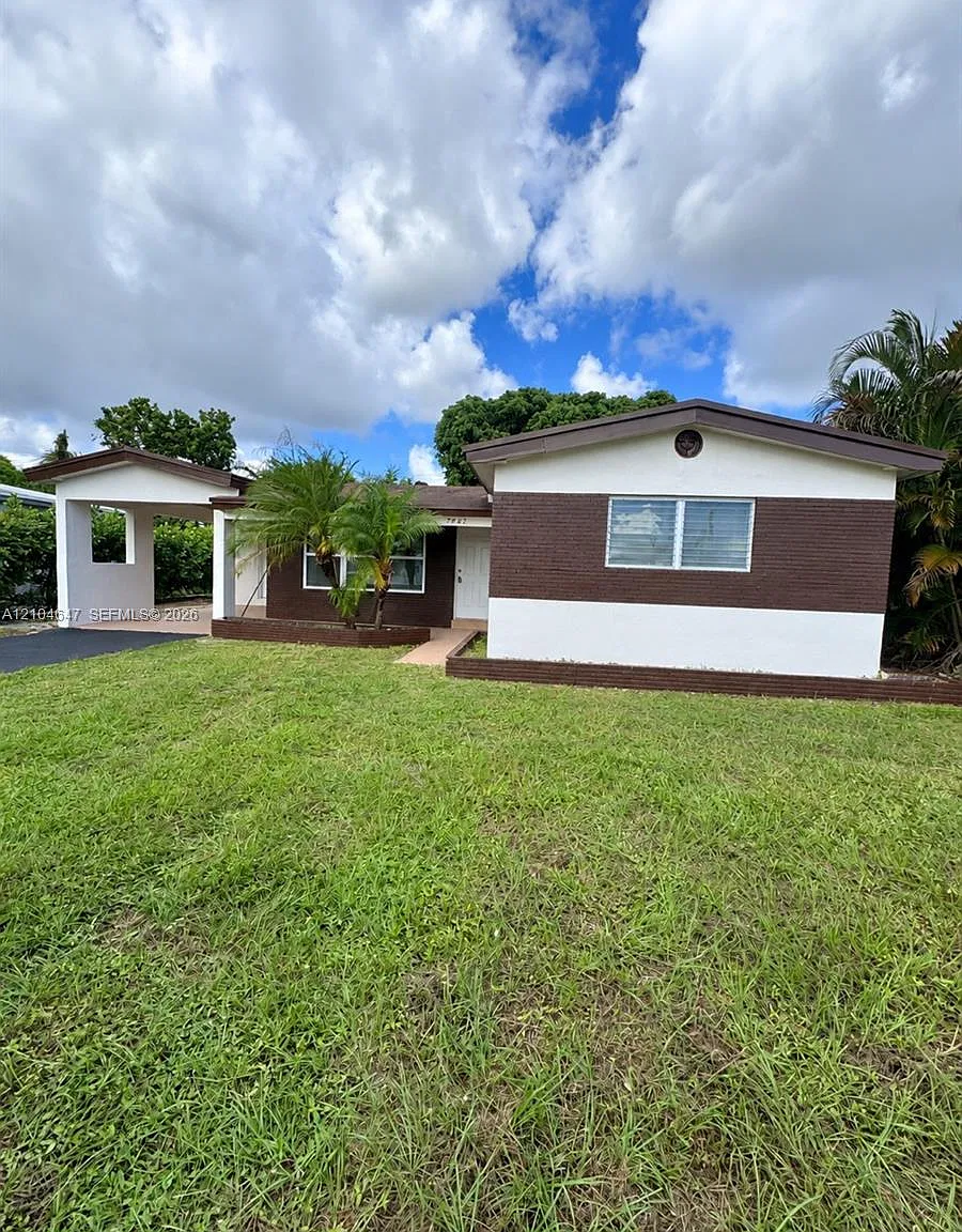 Miramar Sec 6 — Photo 1