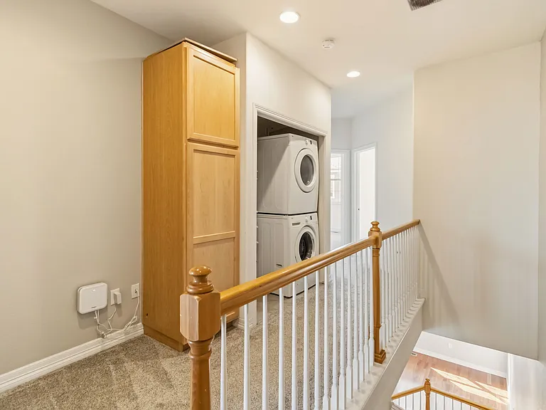 9219 Kornbrust Cir — Photo 24