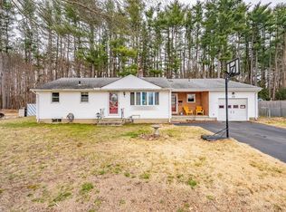 15 Tampa St, South Hadley, MA 01075