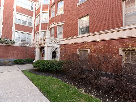 3rd image of 210 N Oak Park Ave APT 2FF