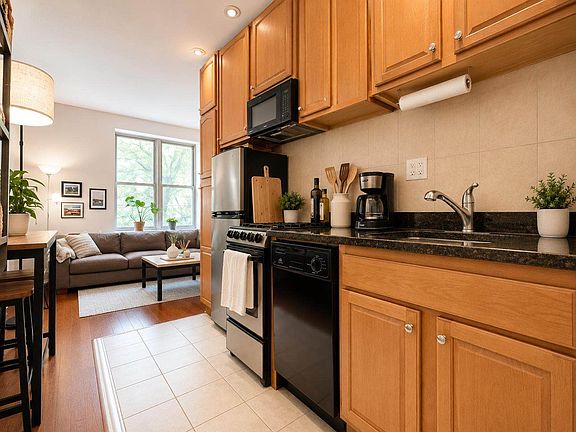3rd image of 202 E 21st St #2BB