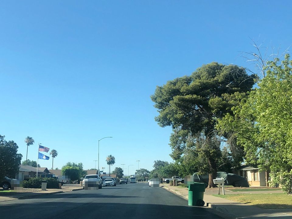 2nd image of 1006 S 33rd Pl