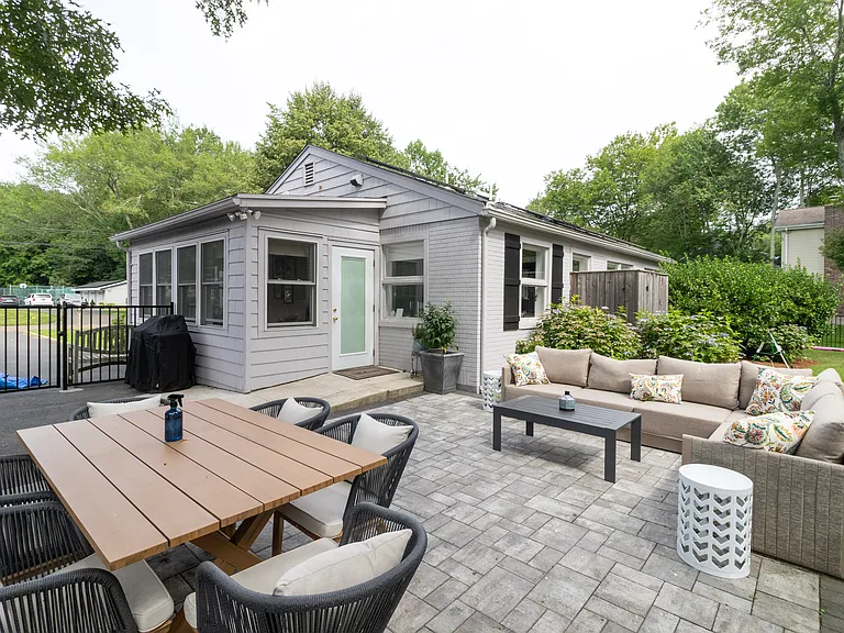 24 Hamilton Dr — Photo 6