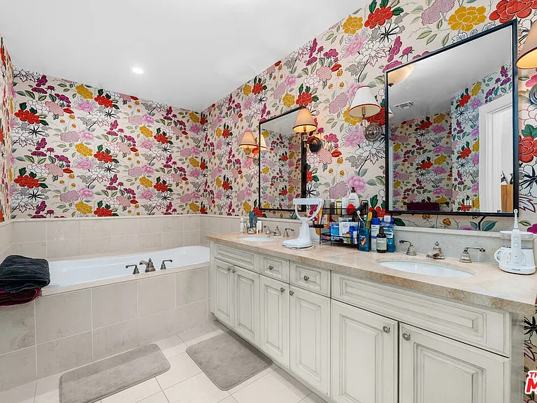 411 N Oakhurst Dr #305 — Photo 31