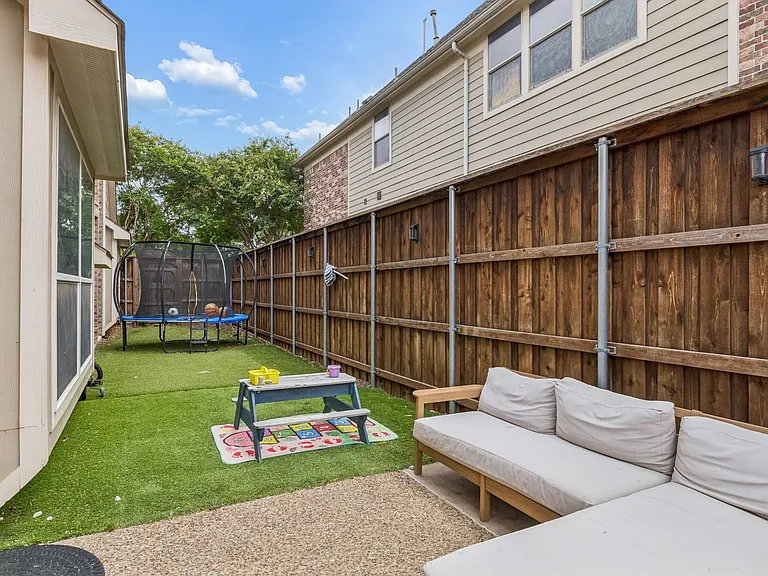 2245 Jaguar Dr — Photo 35