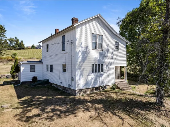 1276 Willowbrook Rd, Rostraver Township, PA 15012