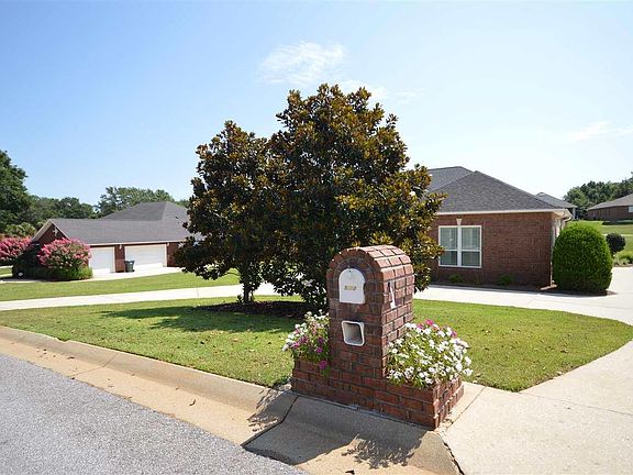 3rd image of 5792 Tamarack Dr