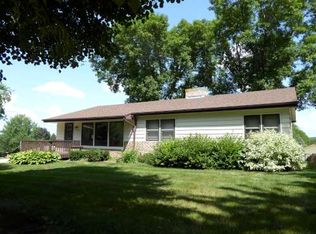 629 Olson Ave, Windom, MN 56101