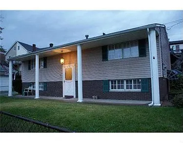 2 Winschel St photo 1