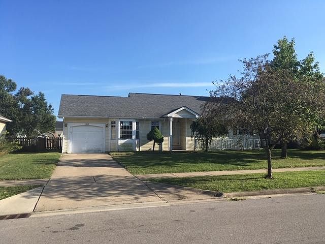 1st image of 1345 Valley Dr