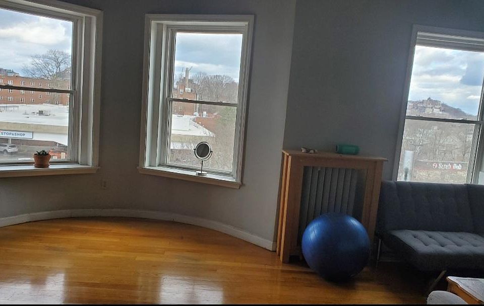 2nd image of 156 Harvard St #U2