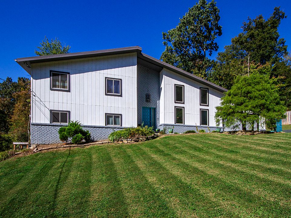 1st image of 1931 Northwood Dr