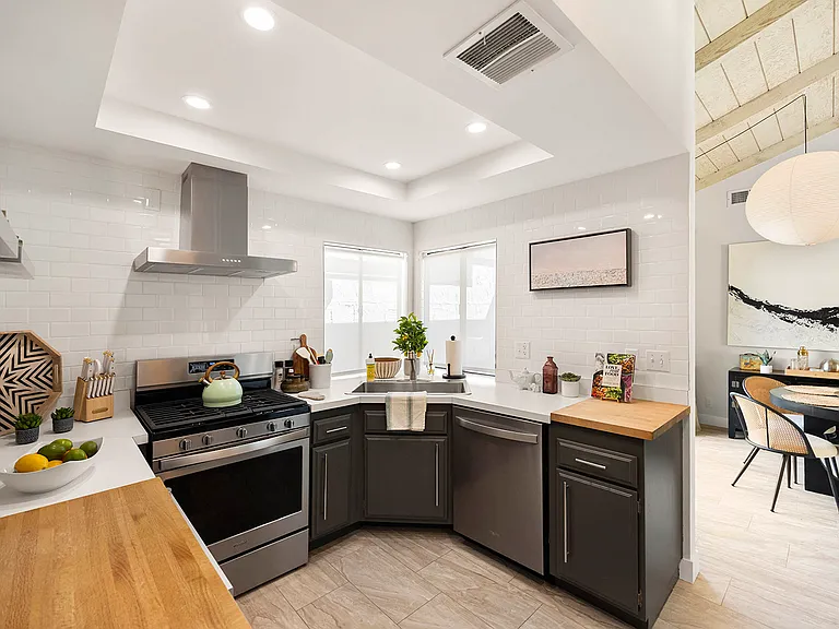 Kitchen and dining area.