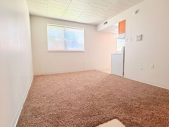 3rd image of 4909 Verona Rd #7