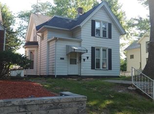 910 E 15th St, Davenport, IA