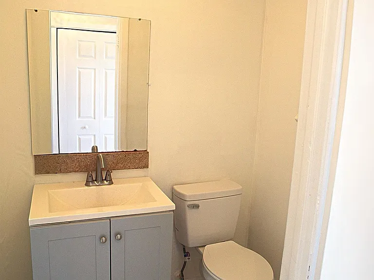 219 Chrystal Dr — Photo 8