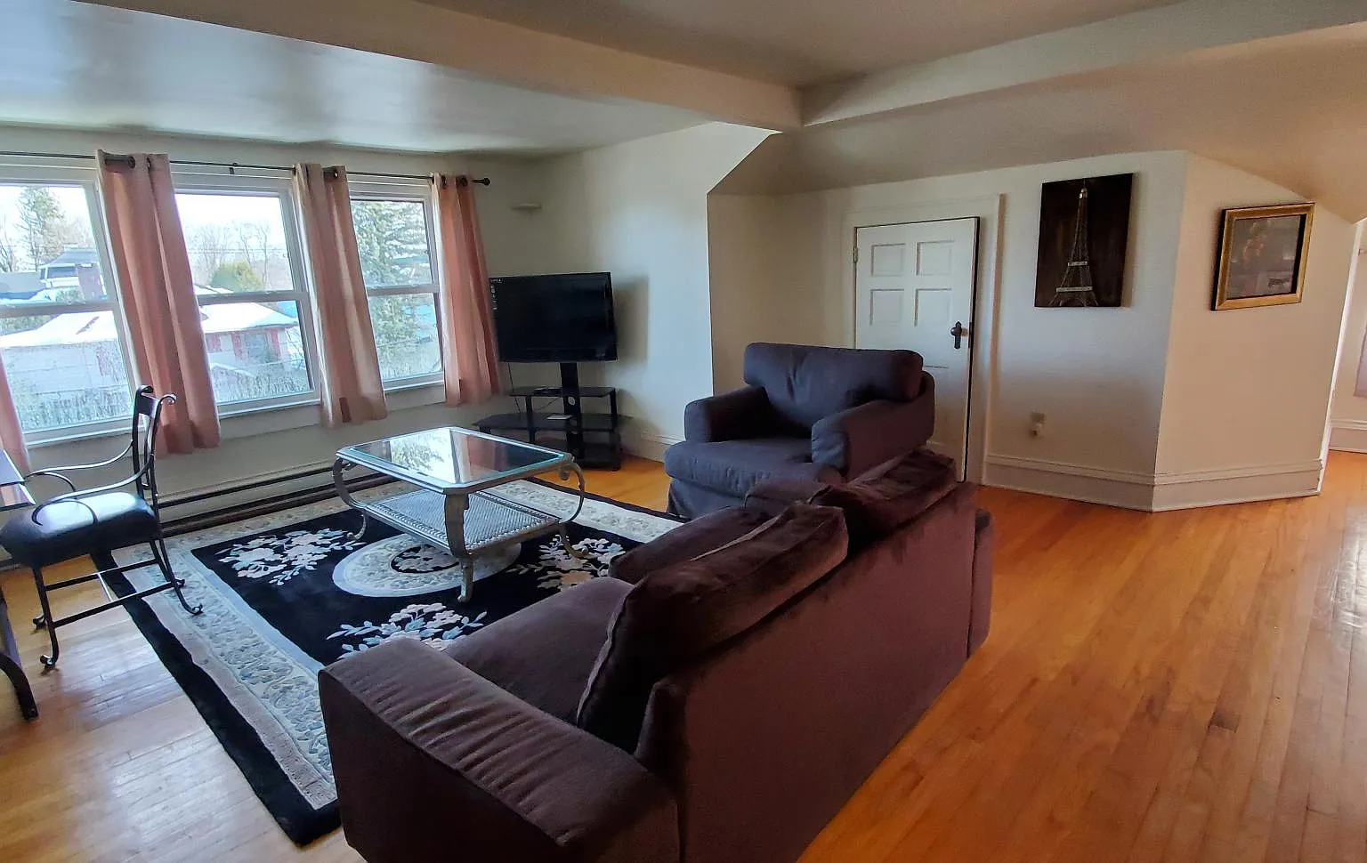 2 bed, 700 sqft, $1,100 — Photo 2