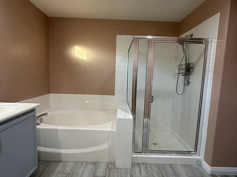 10424 Chandra Ave — Photo 17