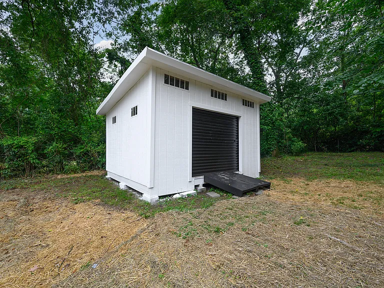 2260 Pine Ln — Photo 33