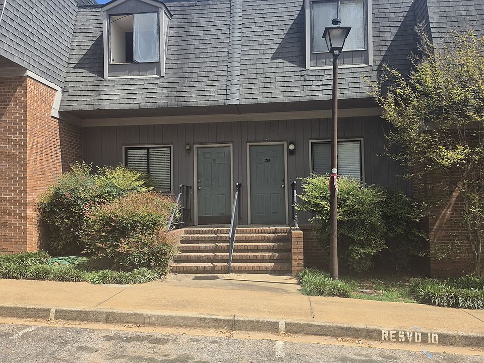 1st image of 11 Canterbury Ct #1