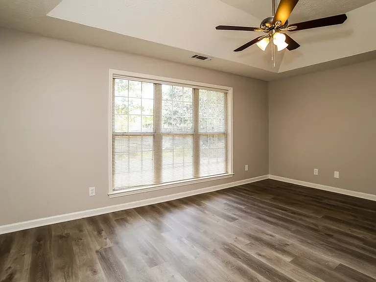 3029 Lexington Ave — Photo 8