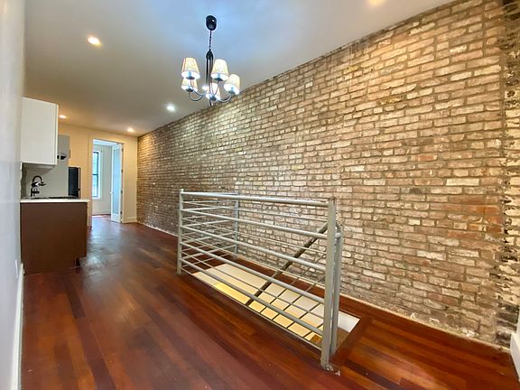 2nd image of 1011 Pacific St #1F