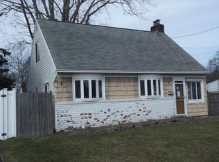 354 Seaford Ave, Massapequa, NY 11758