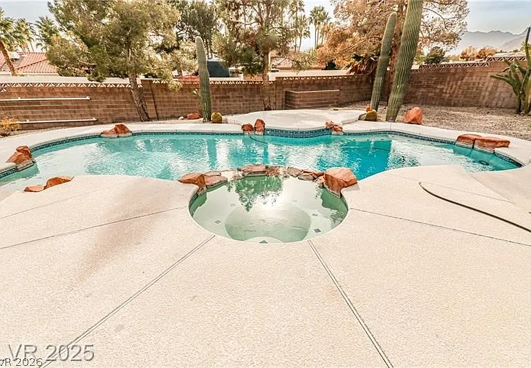 6315 N Park St — Photo 36