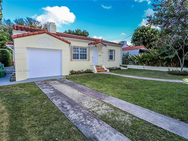 1015 Cortez St — Photo 36